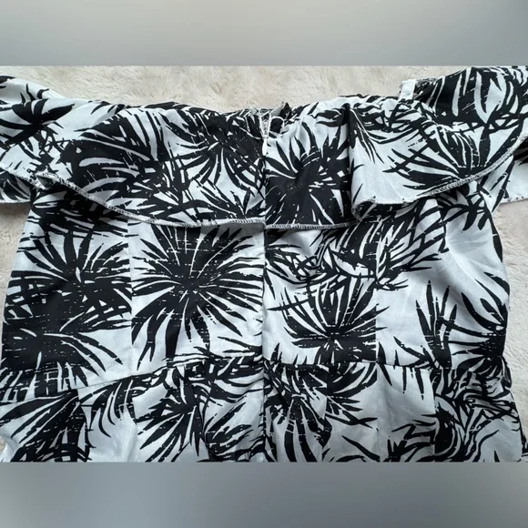 2 for $15// Parisian Collection Romper - Picture 5 of 5